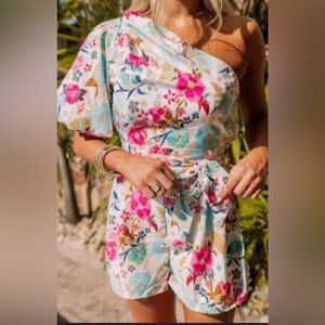 ENTRO Floral One Shoulder Bubble Sleeve Romper Summer Beach Casual Size L